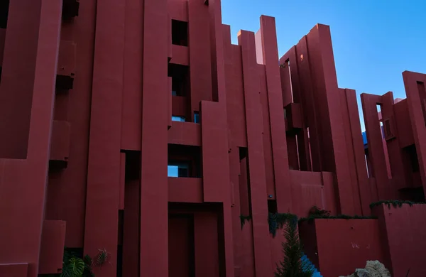 Fuera Del Edificio Del Muro Rojo Por Ricardo Bofill Calp — Foto de Stock