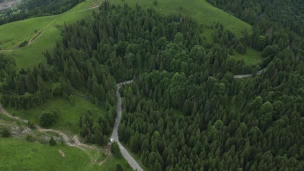 Drone Che Sorvola Strada Montagna Nel Cuore Dei Monti Bucegi — Video Stock