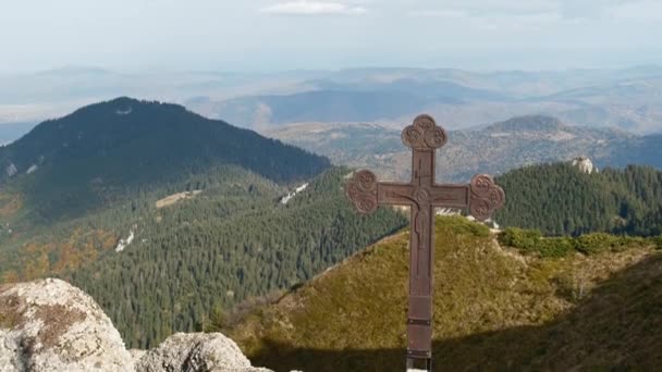 Piatra Mare Szczyt Krzyżem Górze Góry Piatra Mare Rumunii Widok — Wideo stockowe