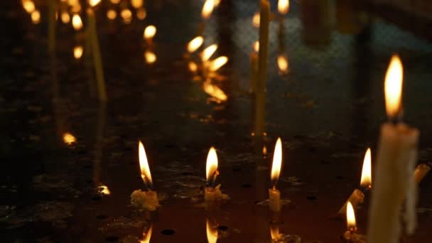 Ortodoks Kilisesinde Kilise Mumları Yanıyor Ortodoks Kilisesinde Mum Yakmak Hristiyan — Stok video