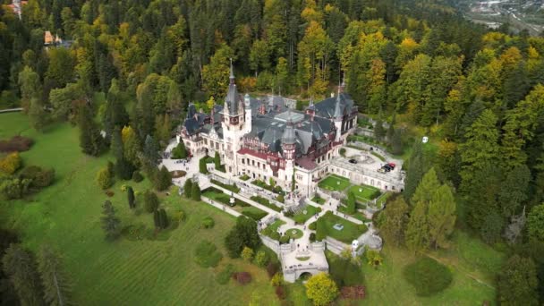 Drone Wideo Peles Castle Synaju Jesienią Panoramiczne Malownicze Wideo Zamku — Wideo stockowe