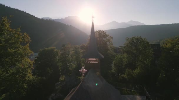 Αεροφωτογραφία Drone Της Παλιάς Ξύλινης Εκκλησίας Σταυρό Ρουμανία Τρανσυλβανία — Αρχείο Βίντεο