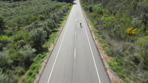 Drone Śledzić Męski Rowerzysta Jazda Rowerze Próbnym Czasu Athlete Sobie — Wideo stockowe