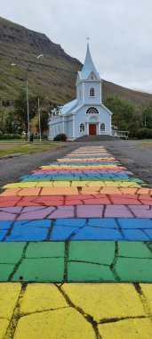 Seydisfjordur, Ada, köydeki kilise.