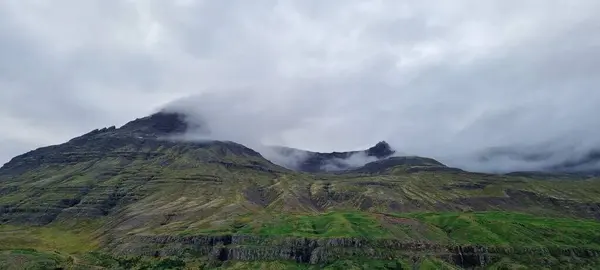 Остров Сейдишордур Красивый Пейзаж Горах — стоковое фото