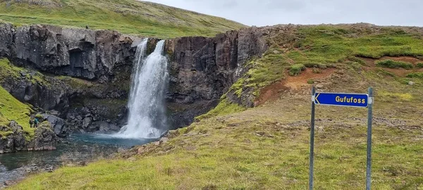 Ijsland Seydisfjordur Landschap Met Waterval — Stockfoto