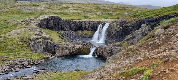 Island Seydisfjordur Landschaft Mit Wasserfall — Stockfoto