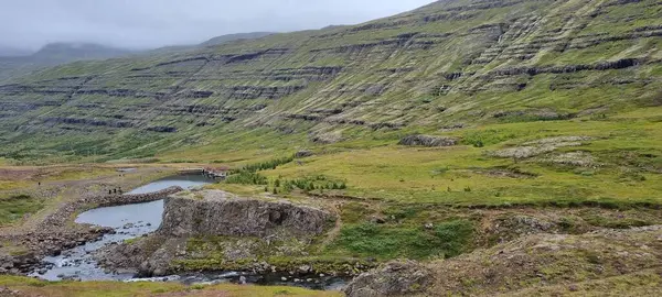 Iceland Seydisfjordur Paisaje Con Cascada — Foto de Stock