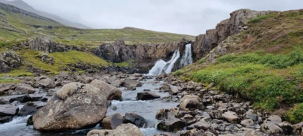 Iceland Seydisfjordur Paisaje Con Cascada — Foto de Stock