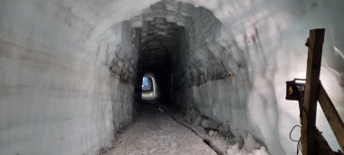 İzlanda, Ada, büyük buzul Langjoekull.