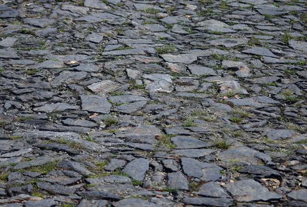 Taş sokak dokusu, küçük bir şehir gibi.
