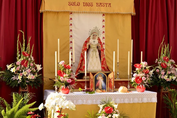 Altar Religioso Virgen Durante Celebración Del Corpus Cristi Marbella España — Foto de Stock