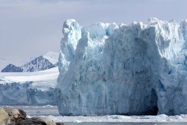 Παγετώνας Στο Νησί Stonington Στην Ανταρκτική Χερσόνησο — Φωτογραφία Αρχείου
