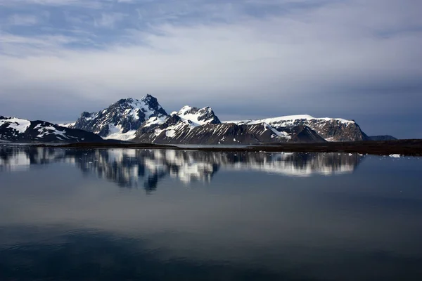 Paisagem Montanhosa Costa Hornsund Svalbard Noruega — Fotografia de Stock