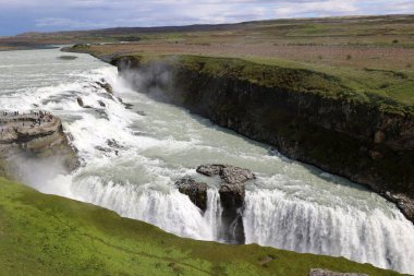 Gulfoss şelalesi İzlanda 'daki en güzel ve ünlü manzaralardan biridir. 