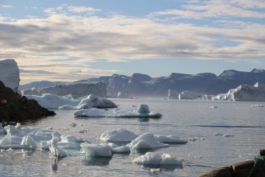 Kuzey Kutbu, Uummannaq Fjord 'daki Buzdağları, Grönland, Danimarka  