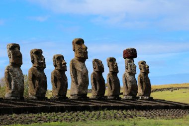 Moai 'nin Ahu Tongariki Paskalya Adası, Rapa Nui, Şili, Güney Amerika  