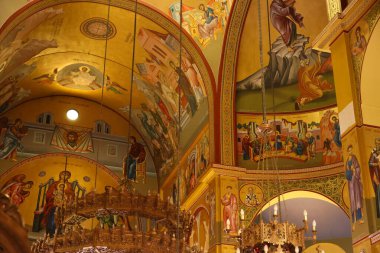 Arnavutluk 'un Korca kentindeki Diriliş Katedrali' nin iç manzarası