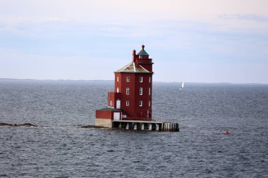 Norveç kıyılarındaki Kjeungskjaer deniz feneri  