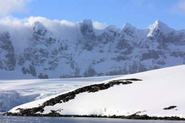 Antarktika, Antarktika Yarımadası 'ndaki buzul manzarası    