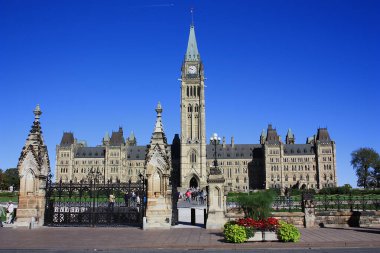 Ottawa Parlamento Binası, açık mavi gökyüzü, Kanada