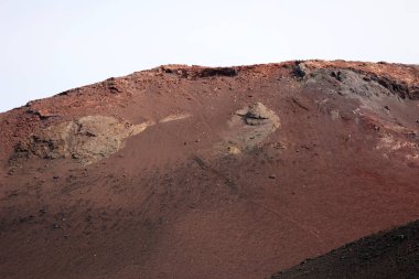 Heimaey-Vestmannaeyjar- İzlanda adasındaki Eldfell volkanına bakın.        