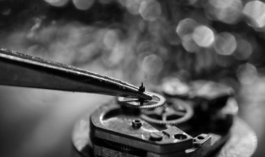 Saatçiler atölye çalışması, mekanik saat tamiri