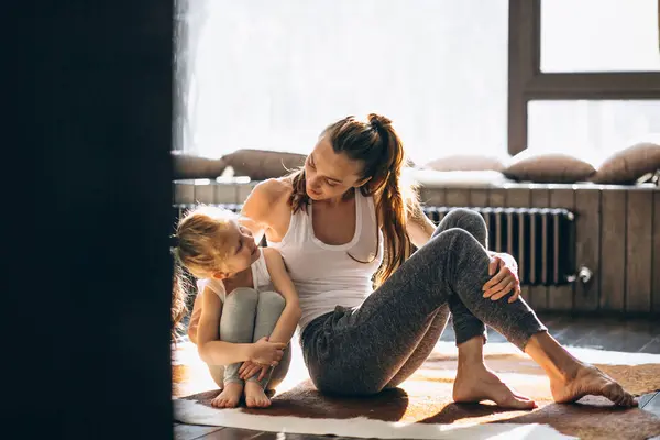 Mother Daughter Yoga Home — Stock fotografie
