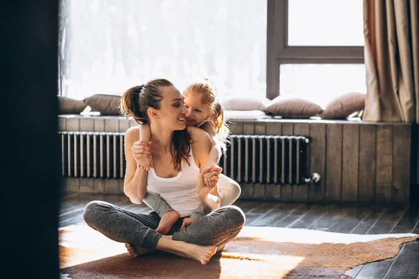 Mother Daughter Yoga Home — Fotografia de Stock