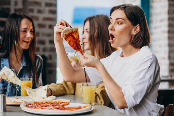 Three Girls Friends Having Pizza Bar — Stock Photo, Image
