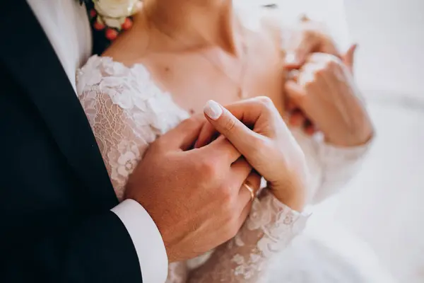 Bruidspaar Samen Hun Trouwdag — Stockfoto