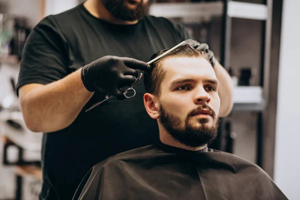Client Doing Hair Cut Barber Shop Salon — Stock Photo, Image