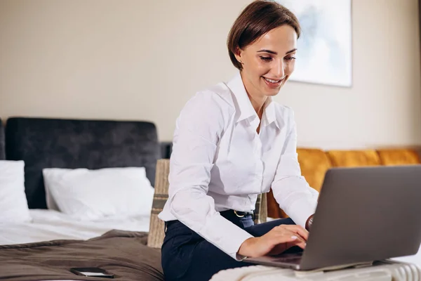 Business Woman Working Laptop Hotel Room — Stock Photo, Image