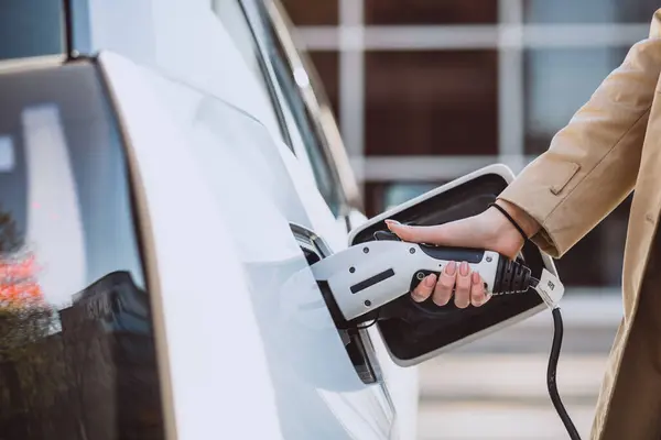 Woman Charging Electro Car Electric Gas Station — Stock Photo, Image