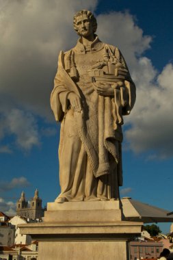 LISBON, PORTUGAL, 12 Nisan 2022. Lizbon, Portekiz 'deki Lizbon' un koruyucu azizi Aziz Vincent 'in heykeli..