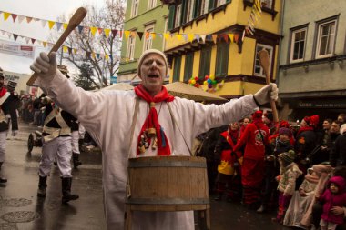 STUTTGART, ALMANY, 19 HAZİRAN 2020. Almanya 'nın Stuttgart şehrinde geleneksel maskeli karnaval alayı. 