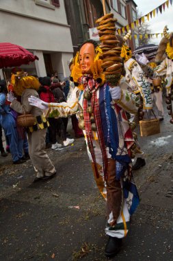 STUTTGART, ALMANY, 19 HAZİRAN 2020. Almanya 'nın Stuttgart şehrinde geleneksel maskeli karnaval alayı. 