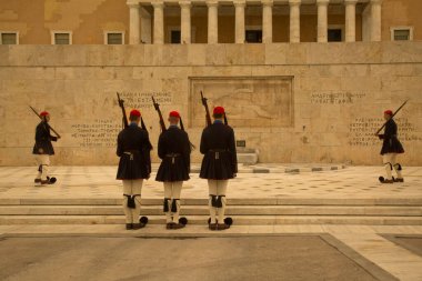 ATHENS, GREECE. 25 OCTOBER  2021.   Changing of the guard ceremony in front of the Greek Parliament building and the monument to the Unknown Soldier in Syntagma Square, Athens, Greece.
