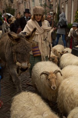 DEVENTER, NEtherlands, 15 ARALIK 2019. Dickens festivali Deventer, Hollanda 'da.