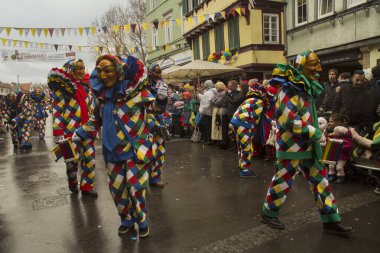 STUTTGART, ALMANY, 19 HAZİRAN 2020. Almanya 'nın Stuttgart şehrinde geleneksel maskeli karnaval alayı. 