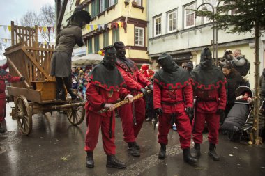 STUTTGART, ALMANY, 19 HAZİRAN 2020. Almanya 'nın Stuttgart şehrinde geleneksel maskeli karnaval alayı. 