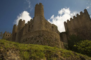 OBIDOS, PORTUGAL, 13 Nisan 2022. Portekiz, Obidos şehrinin kalesinin manzarası.