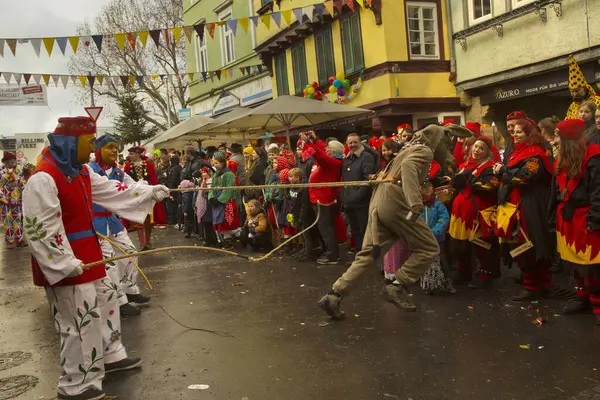 STUTTGART, ALMANY, 19 HAZİRAN 2020. Almanya 'nın Stuttgart şehrinde geleneksel maskeli karnaval alayı. 