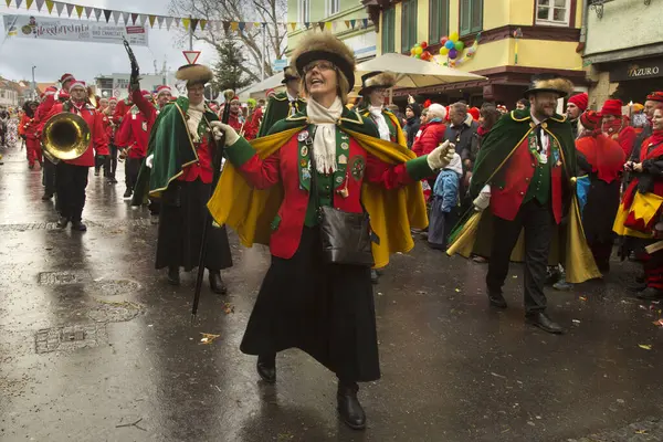 STUTTGART, ALMANY, 19 HAZİRAN 2020. Almanya 'nın Stuttgart şehrinde geleneksel maskeli karnaval alayı. 