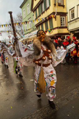 STUTTGART, ALMANY, 19 HAZİRAN 2020. Almanya 'nın Stuttgart şehrinde geleneksel maskeli karnaval alayı. 