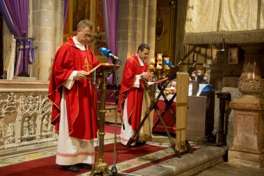 Braga, Porto Riko, 15 Nisan 2022. Portekiz, Braga Katedrali 'nde Paskalya ayini.