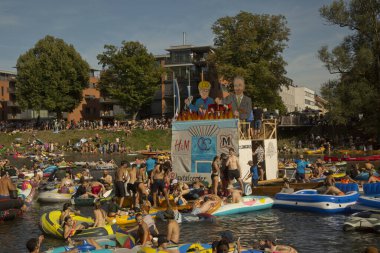 ULM, Almanya, 08 HAZİRAN 2022. Nabada - Ulm, Almanya 'da Tuna üzerinde geleneksel geçit töreni.