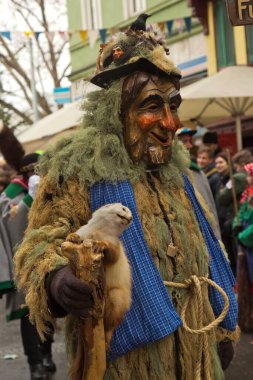 STUTTGART, ALMANY, 19 HAZİRAN 2020. Almanya 'nın Stuttgart şehrinde geleneksel maskeli karnaval alayı. 
