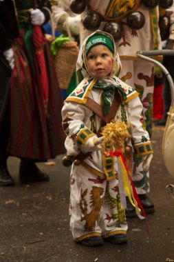 STUTTGART, ALMANY, 19 HAZİRAN 2020. Almanya 'nın Stuttgart şehrinde geleneksel maskeli karnaval alayı. 