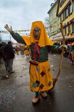 STUTTGART, ALMANY, 19 HAZİRAN 2020. Almanya 'nın Stuttgart şehrinde geleneksel maskeli karnaval alayı. 